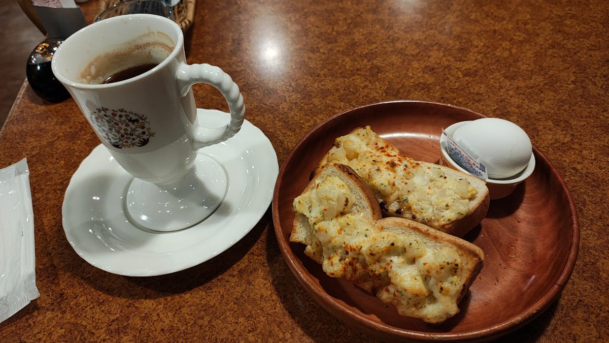 コーヒー + モーニングサービス