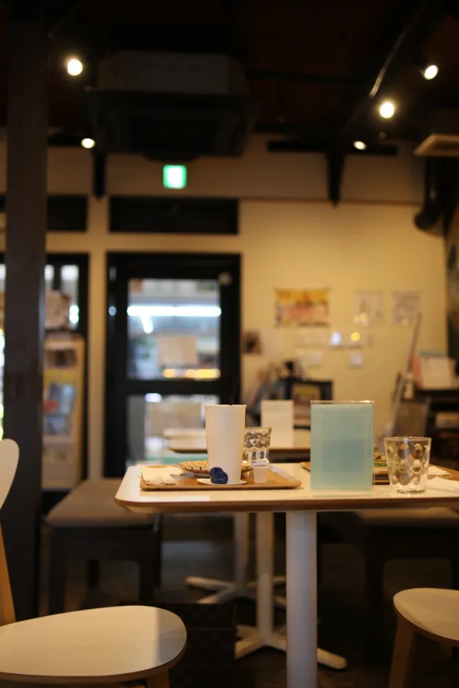カフェ もやいや 13